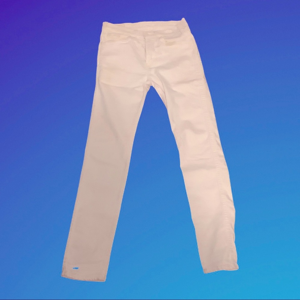 White high waisted Levi jeans